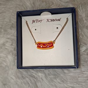 Cute Betsey Johnson hot dog necklace.